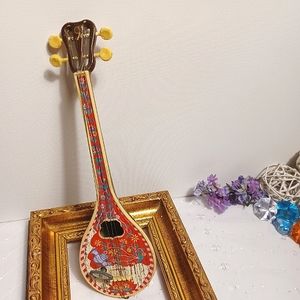 Vintage Greek Mandolin wind-up souvenier and plays "Never on a Sunday"